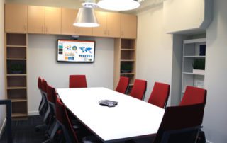 Comfortable & well-equipped meeting room
