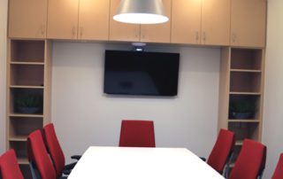 Comfortable & well-equipped meeting room