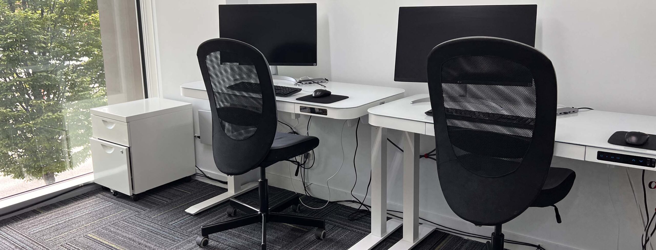 vancubers-ultimatedesk Vancubers Fully Equipped Desks