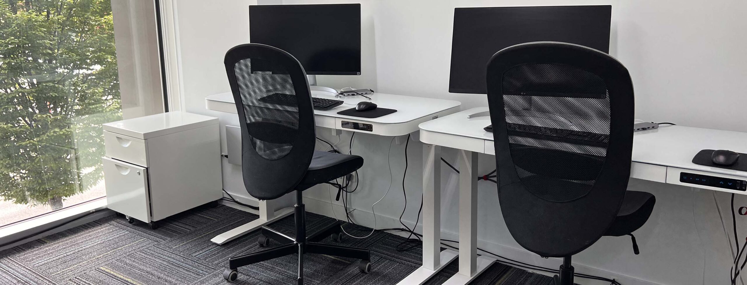 Vancubers Fully Equipped Desks